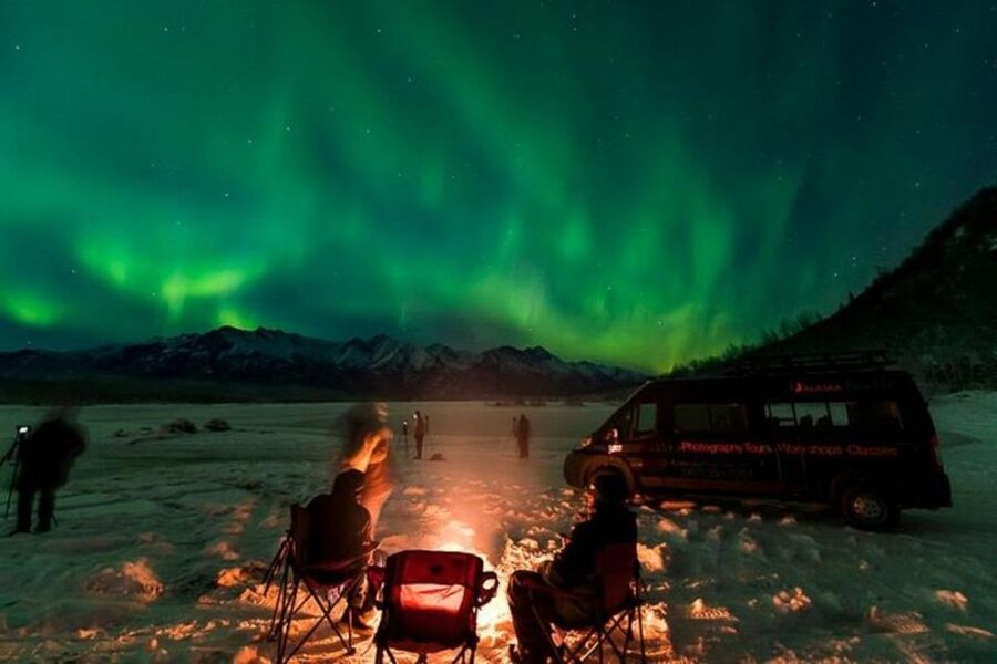 Anchorage: Aurora Borealis Northern Lights Photography Tour - Getting to the sky fast: Anchorage pickup and a 6-hour night plan