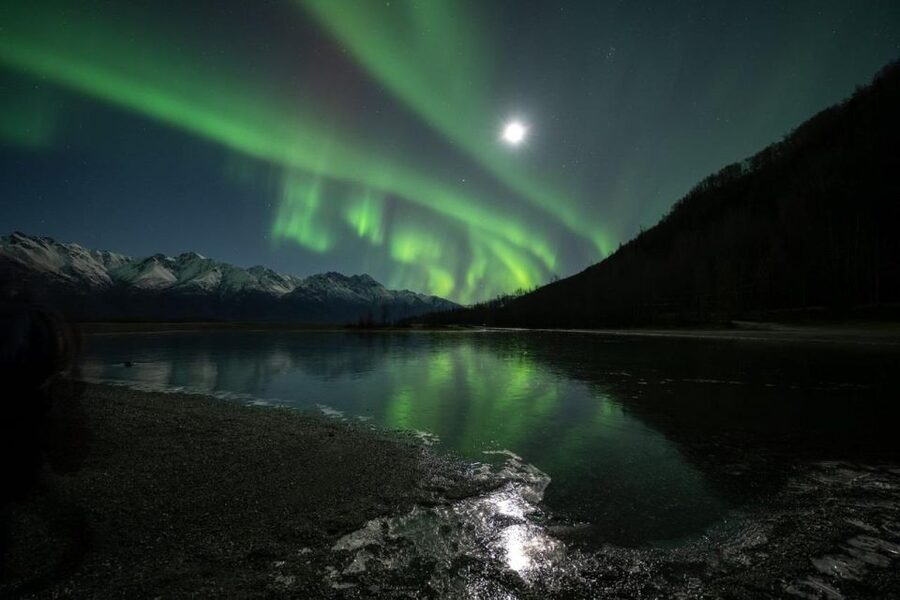 Anchorage: Aurora Borealis Northern Lights Photography Tour - Comfort and warmth: snacks, hot drinks, and warmers that matter