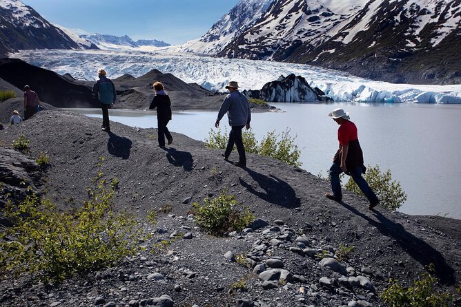 Glacier Blue Kayak & Grandview Tour - The short hike: getting the glacier view with your feet