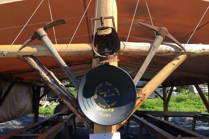 Gold Panning in Seward, Alaska - The 1-hour flow: what you’ll do during your session