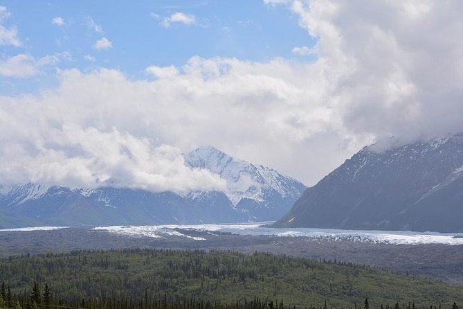 Matanuska Glacier Summer Tour - Glacier View village stop: why you should care about the extra time