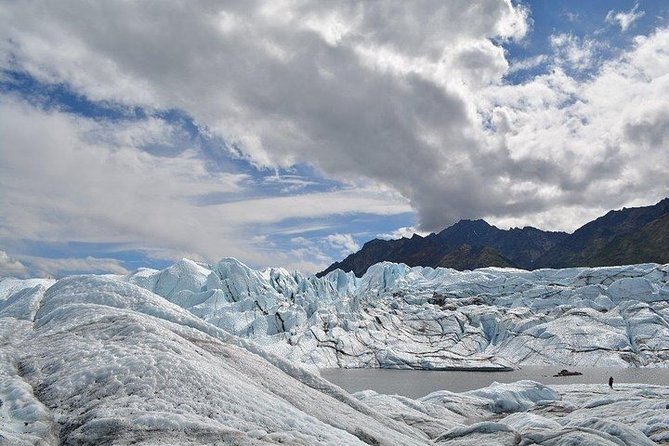 Matanuska Glacier Summer Tour - Lunch by the glacier: included food with a job to do