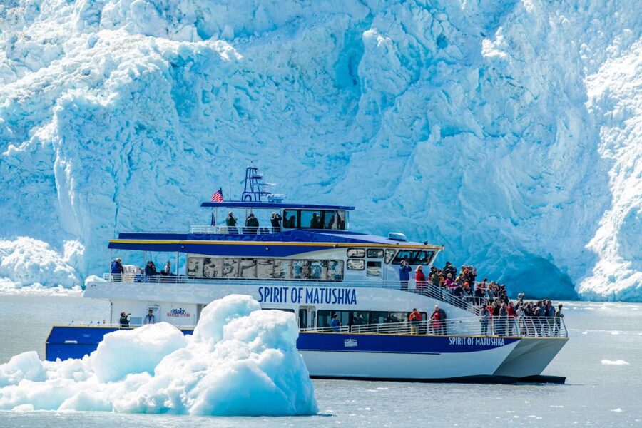 Seward: Kenai Fjords National Park Catamaran Cruise w/Lunch - Captain narration and crew support: the human side of the science